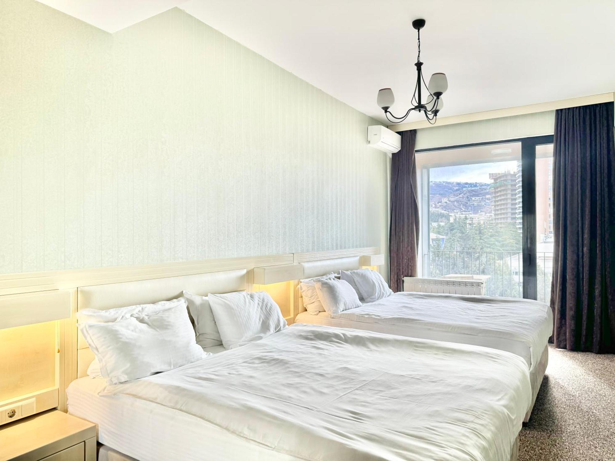 Full Comfort Apartment At Chavchavadze 第比利斯 外观 照片