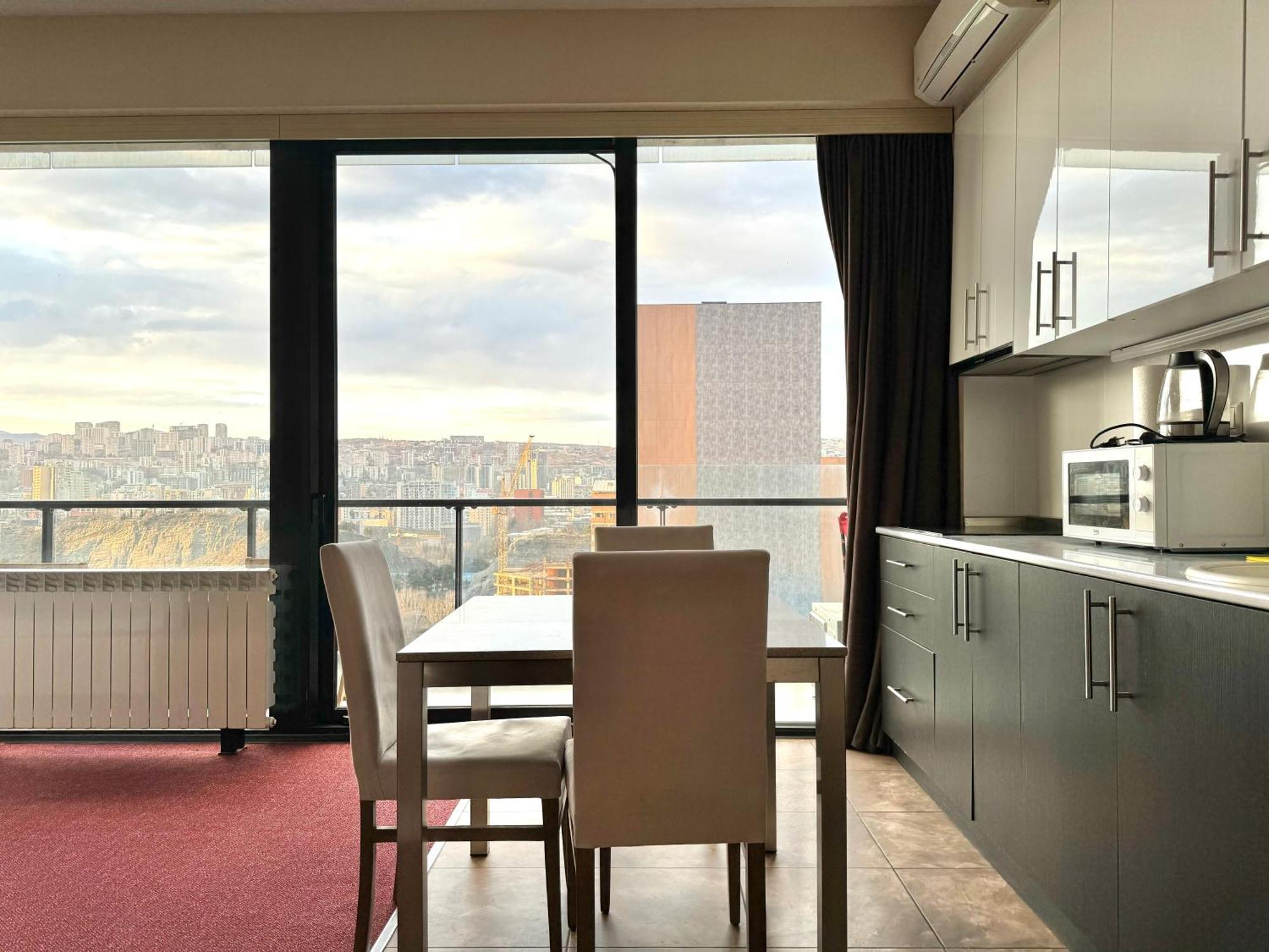 Full Comfort Apartment At Chavchavadze 第比利斯 外观 照片