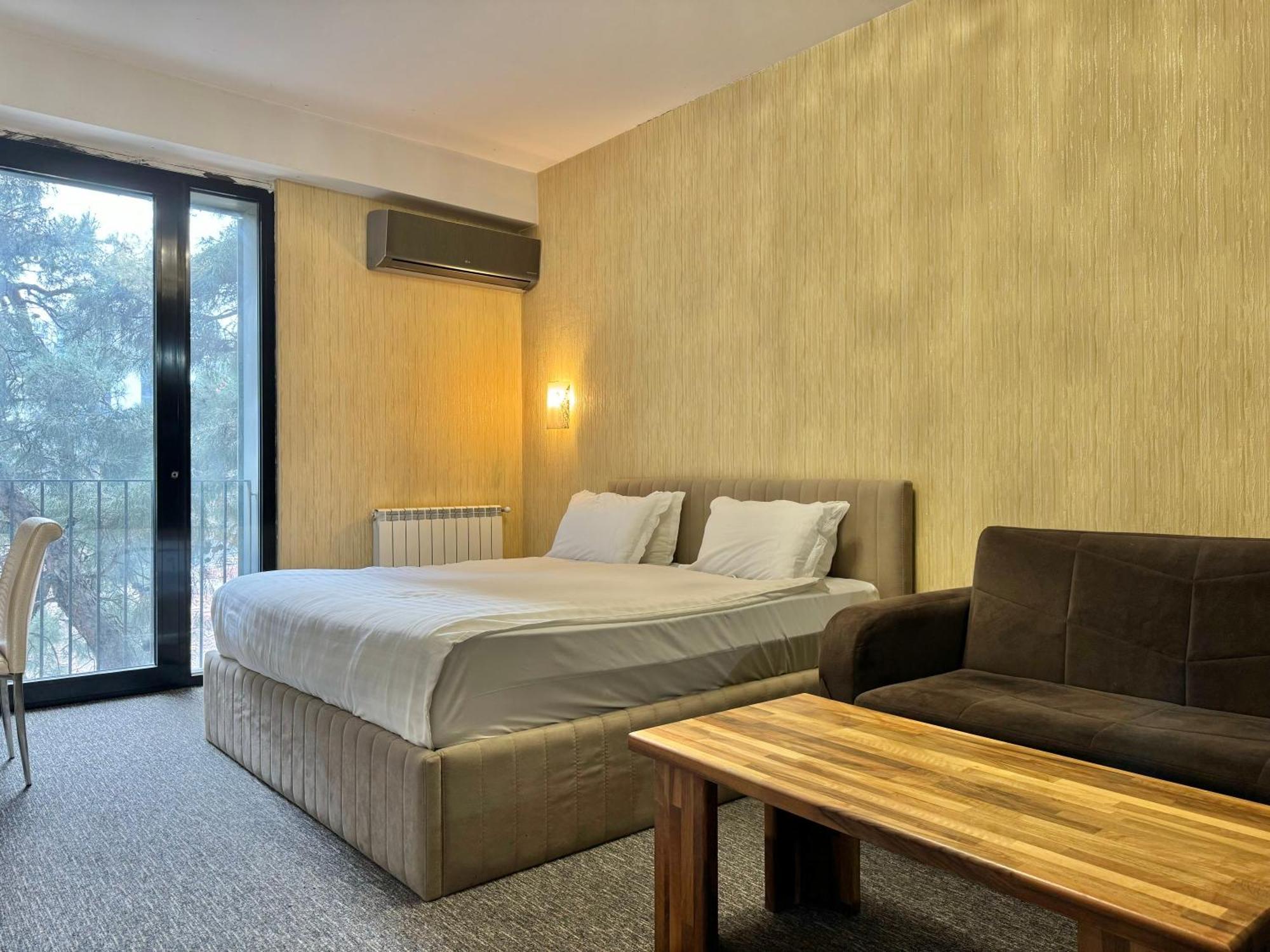 Full Comfort Apartment At Chavchavadze 第比利斯 外观 照片