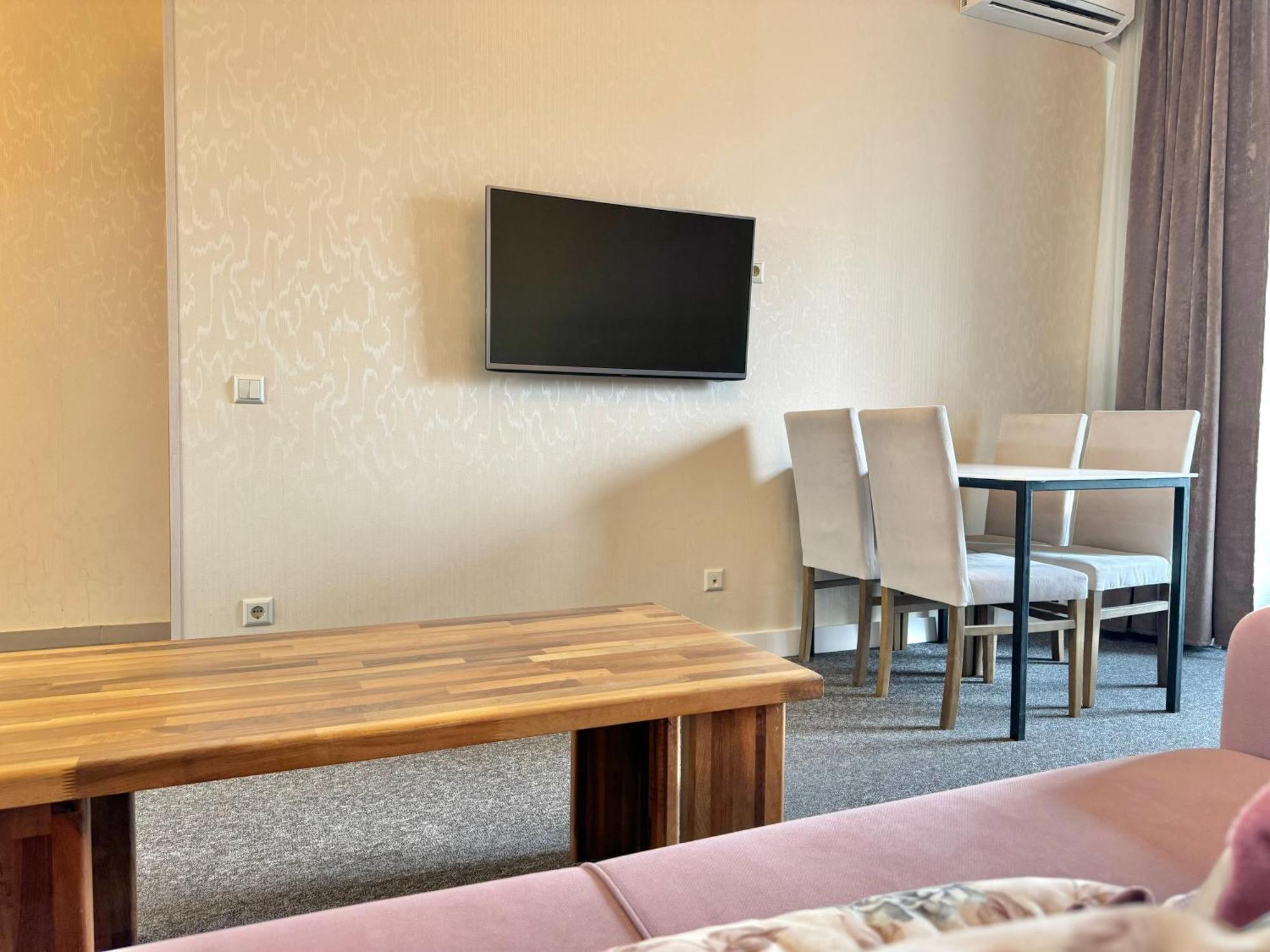 Full Comfort Apartment At Chavchavadze 第比利斯 外观 照片