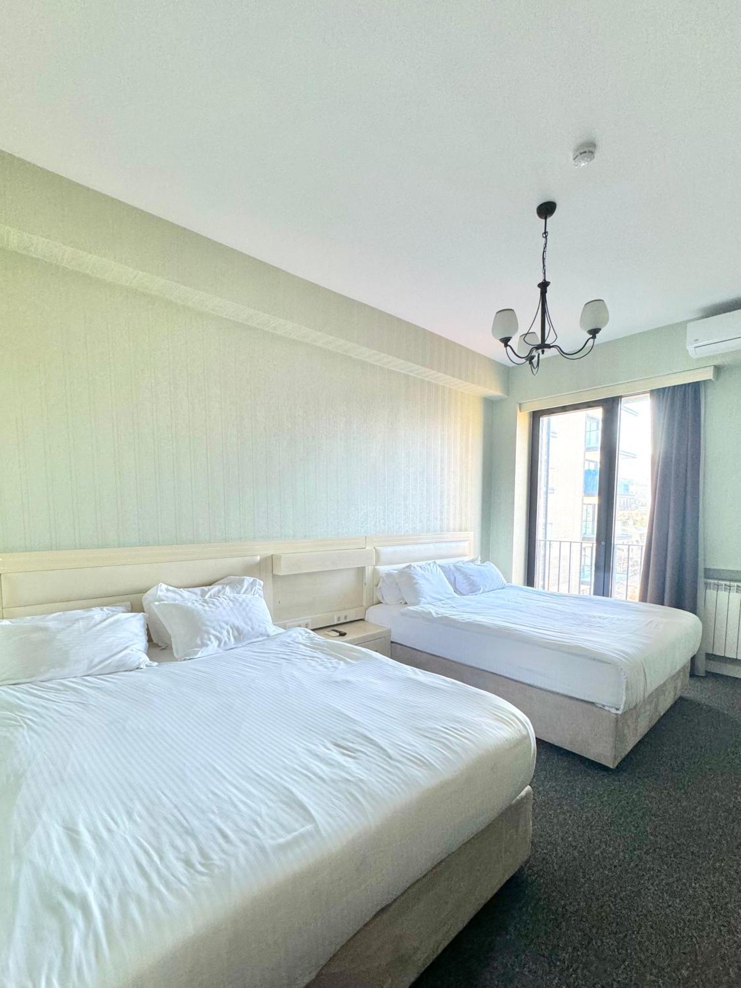 Full Comfort Apartment At Chavchavadze 第比利斯 外观 照片